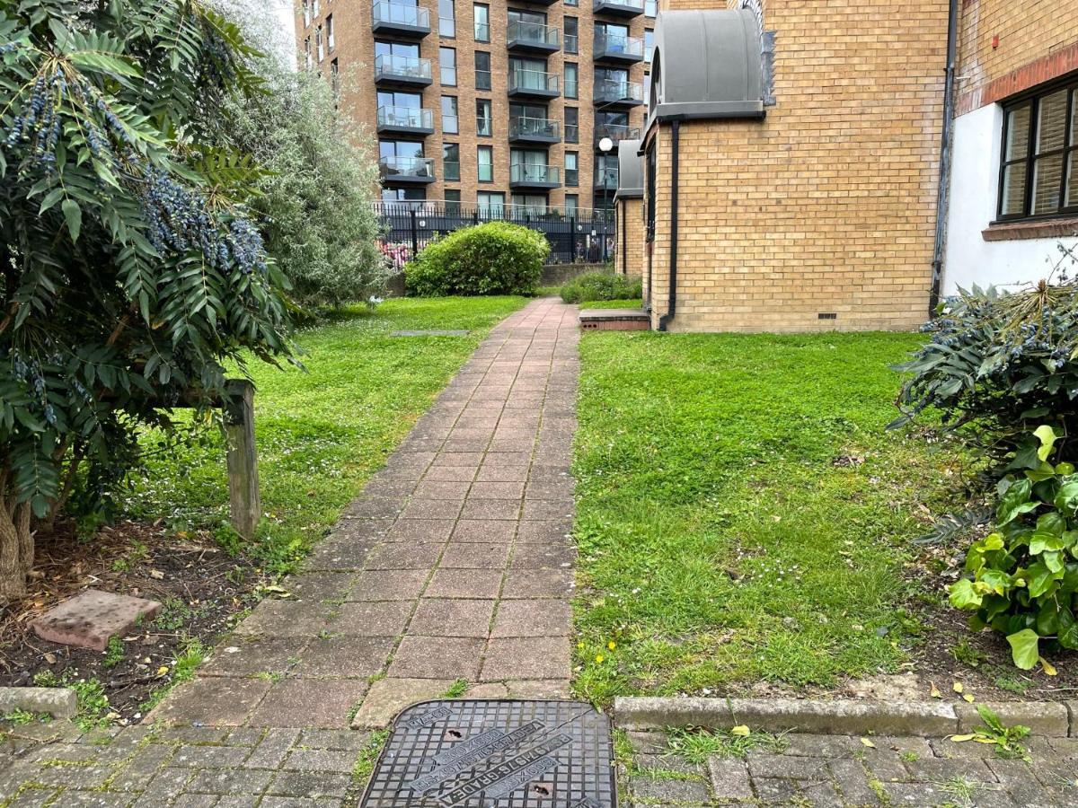 Surrey Docks Se16 Near Canada Water N Easy Access Canary Wharf Лондон Екстериор снимка